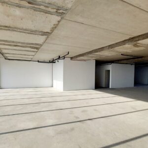 SAN ISIDRO – Venta o alquiler de oficina de estreno de doble frente, área 314 m²